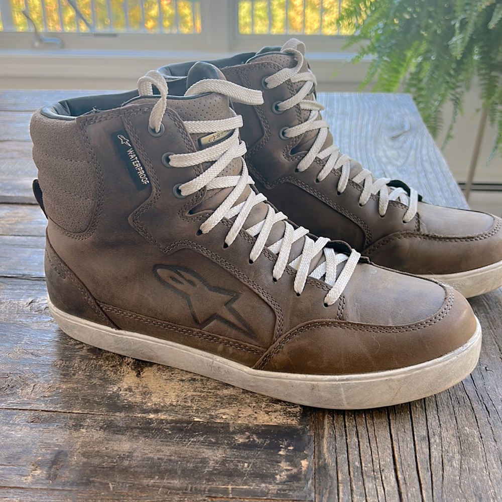 Alpinestars women’s moto boots